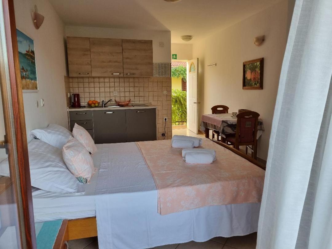Villa Agava Vrboska Exterior foto